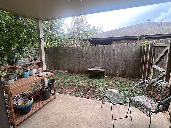 3rd image of 704 San Saba Dr