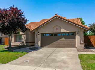 2805 Club Dr, Rocklin, CA 95765