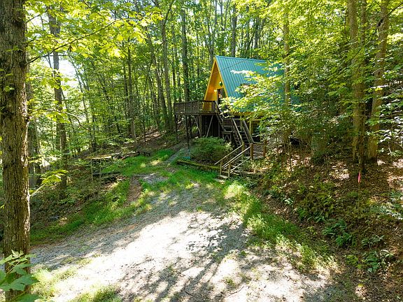 2nd image of 481 Hemlock Trl