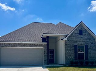 107 Nandina Dr, Scott, LA 70583