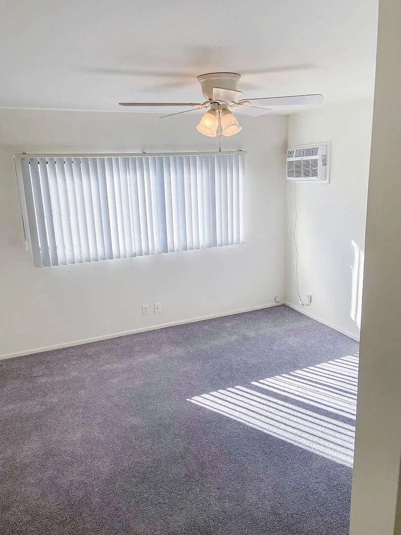 5347 - 5351 Vantage Ave. — Photo 3