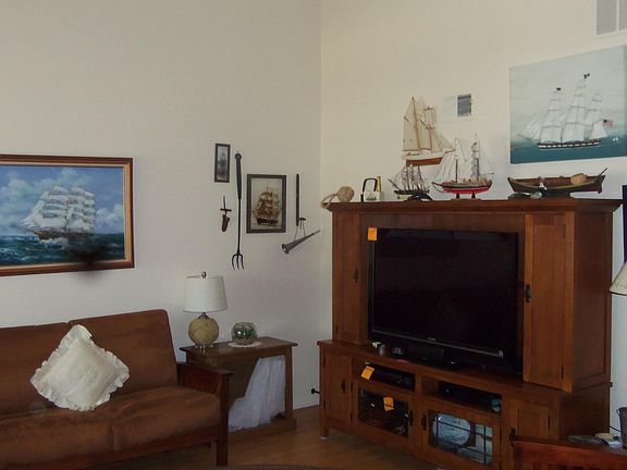 2nd image of 1054 B Buckingham Drive #A