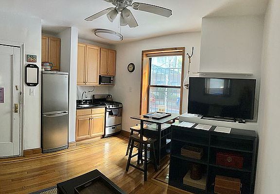 3rd image of 6 E 97th St APT 1A
