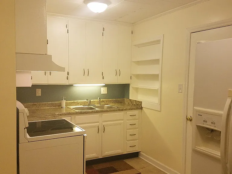302 Penn Pl — Photo 2