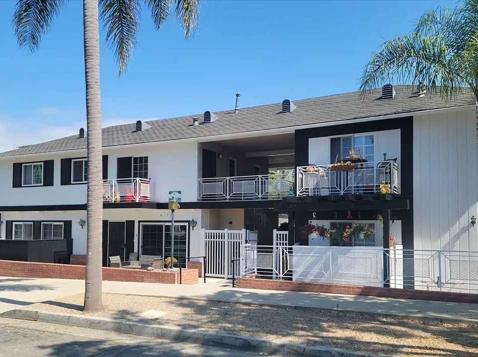 405 Corona Del Mar #9