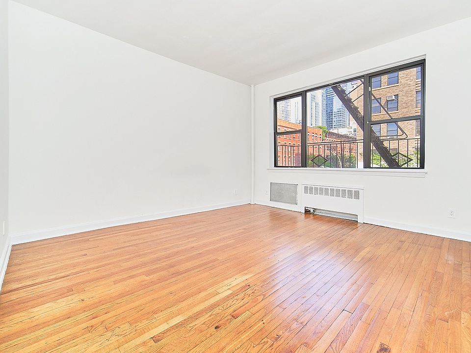 1st image of 400 W 45th St APT 4E