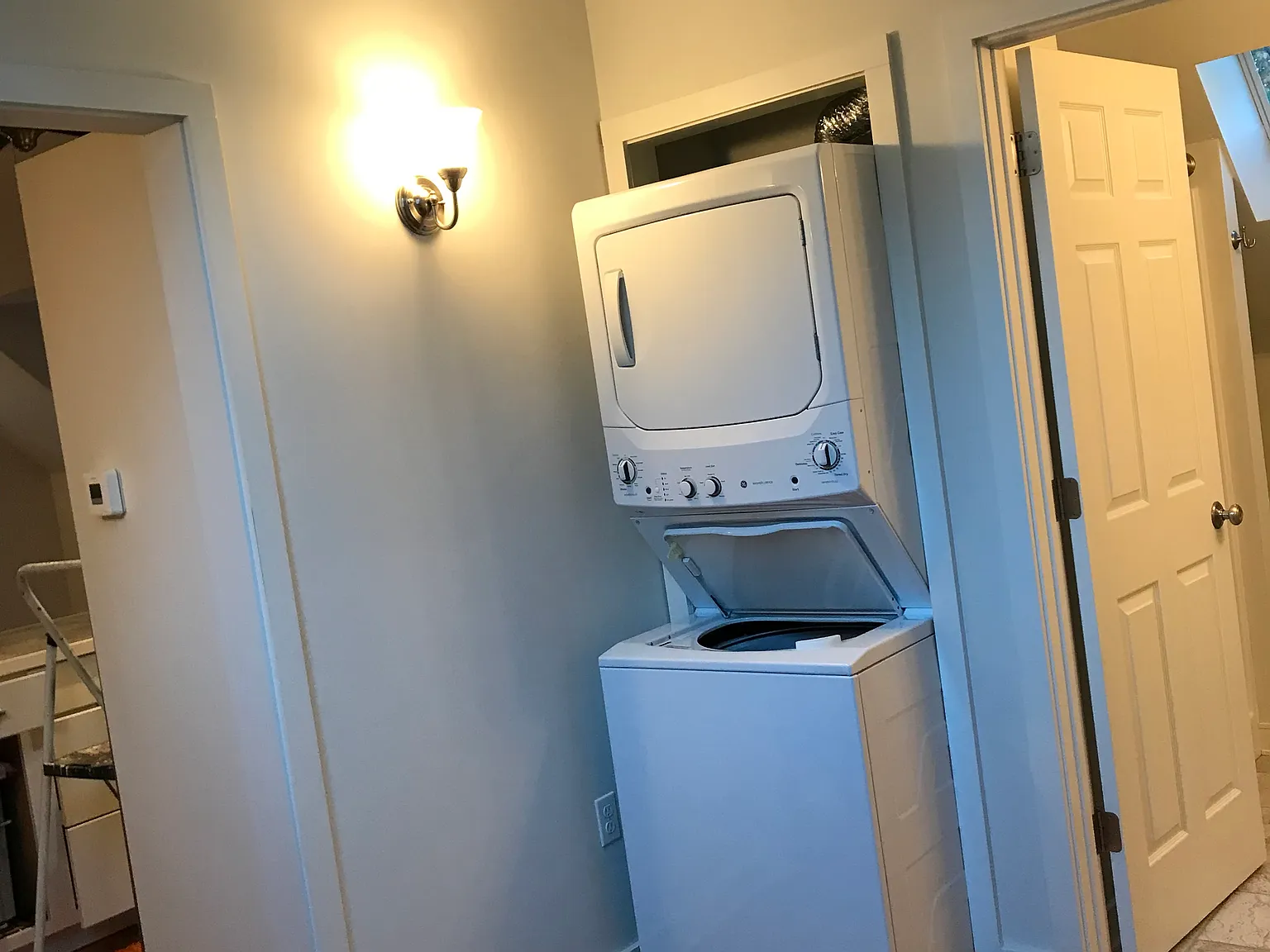 Studio, 680 sqft, $1,600 — Photo 3