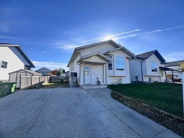6521 N 35th St, Lloydminster, AB T9V 3H1