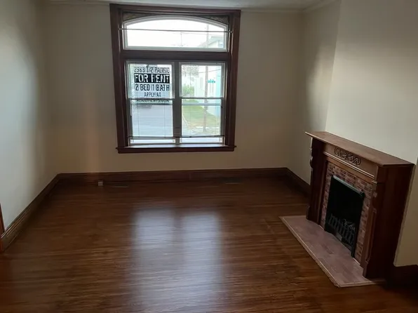 2963 Pacific St, Omaha, NE 68105