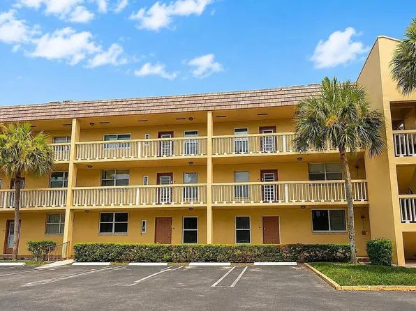 6000 NW 64th Ave APT 111, Tamarac, FL 33319