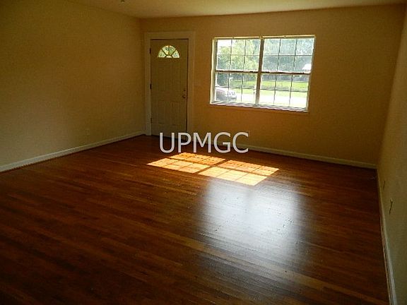 3rd image of 9311 Mildred Ave