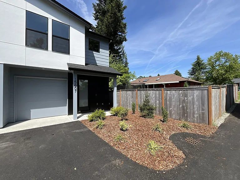 15607 SE Meadowlark Ln — Photo 5