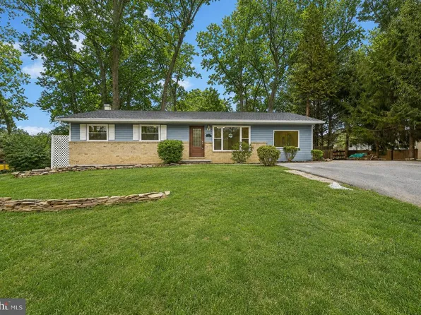 5806 Miriam Dr, Sykesville, MD 21784