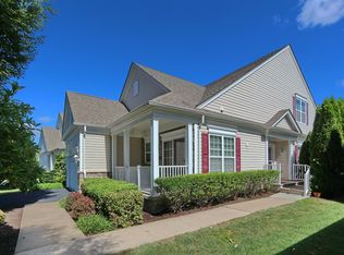 498 Crossfields Ln, Somerset, NJ 08873