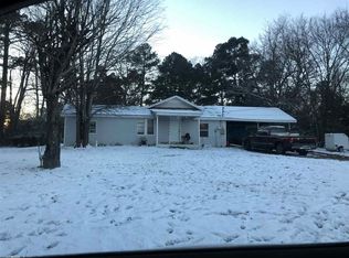 1601 W Lake Dr, Gladewater, TX 75647