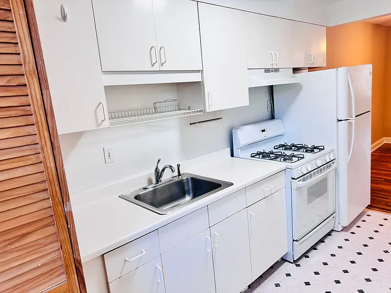 8805 Plymouth St — Photo 27