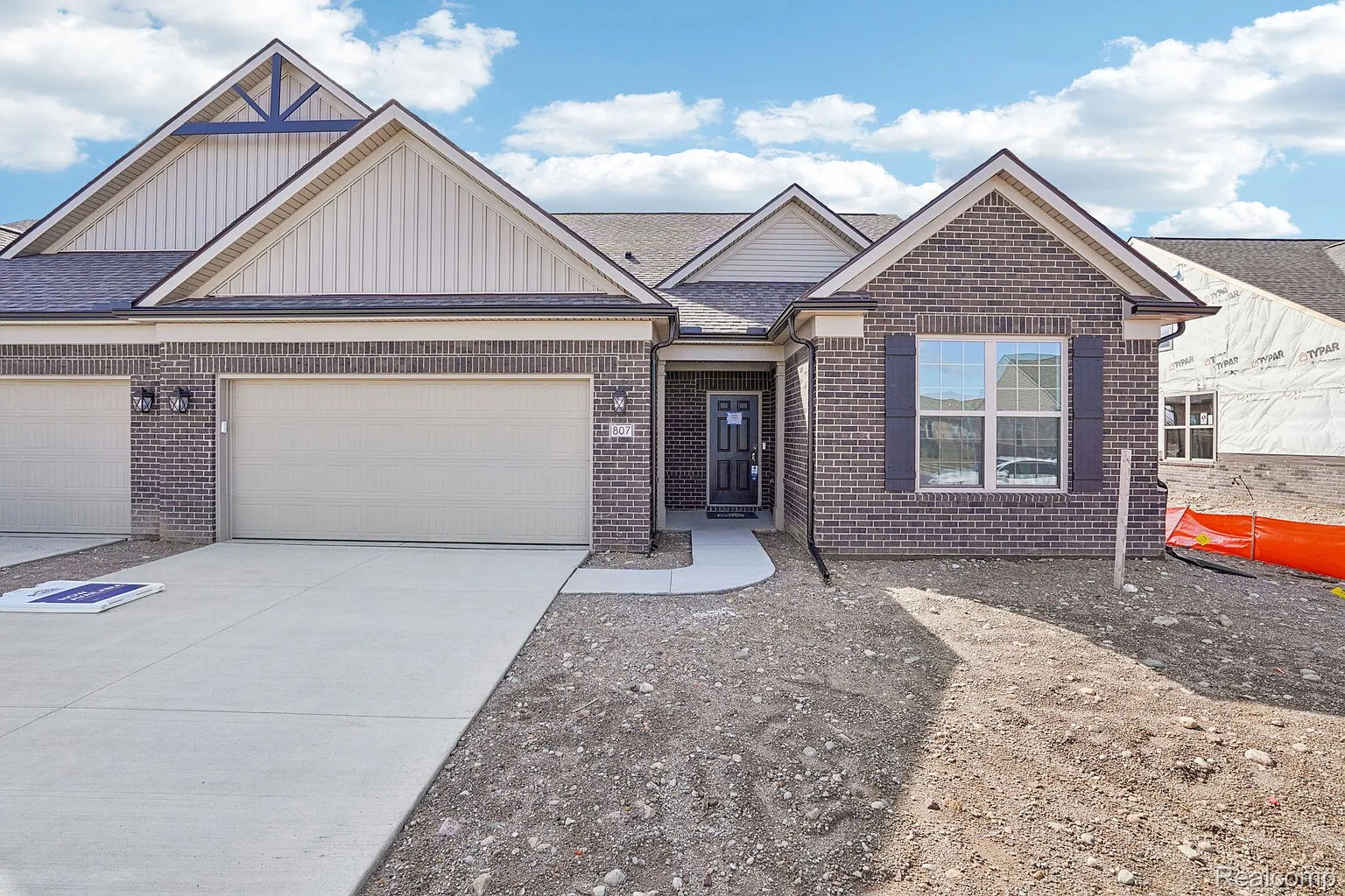 807 Kelpie Dr photo 1