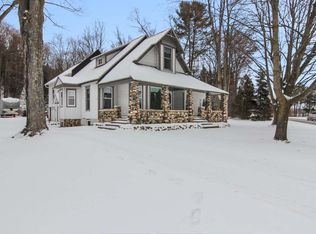 10966 S West Bay Shore Dr, Traverse City, MI 49684