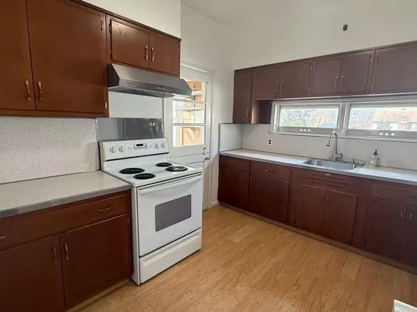 3530 211th St, Bayside, NY 11361