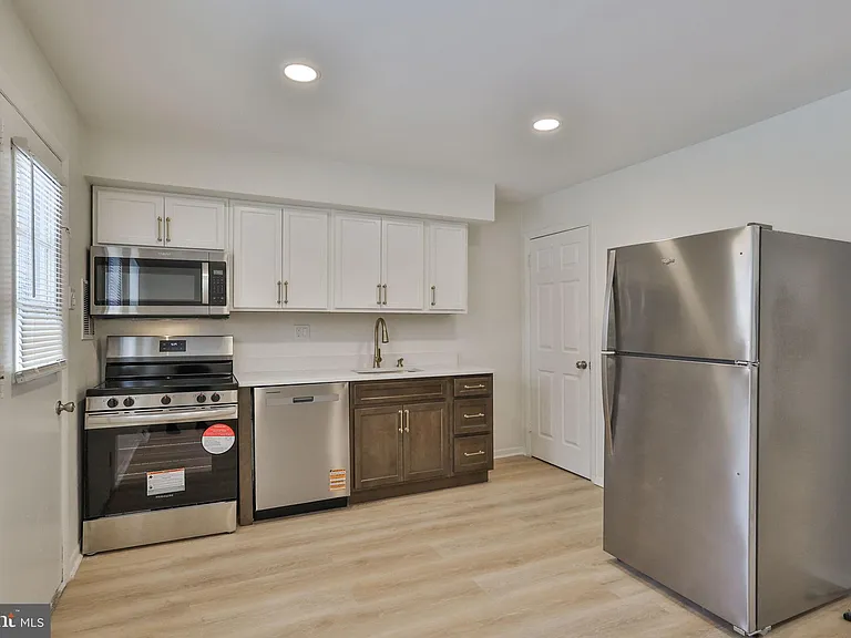 305 S Warminster Rd #B2 — Photo 36