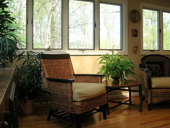 4th image of 2976 Poplar Trl