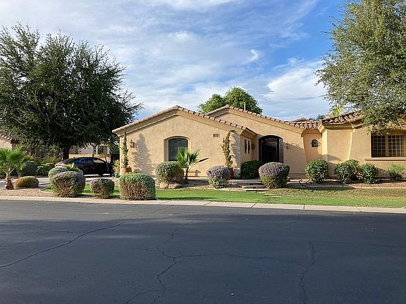 4th image of 752 E Buena Vista Dr