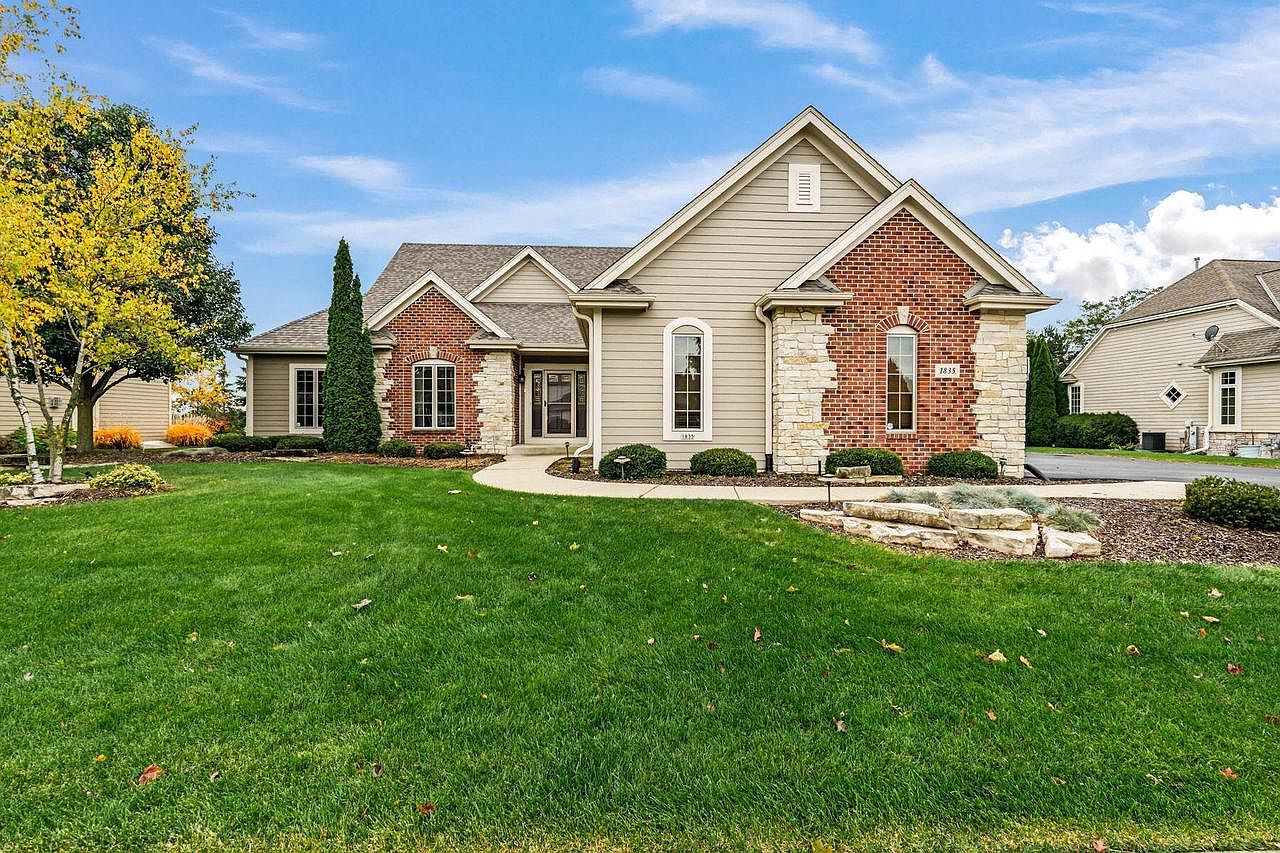 1835 River Lakes ROAD SOUTH South, Oconomowoc, WI 53066 MLS 1855063