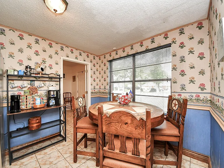 17018 Water Oak Dr #B — Photo 3