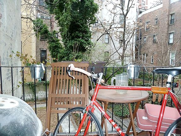 4th image of 156 W 74th St APT 2C