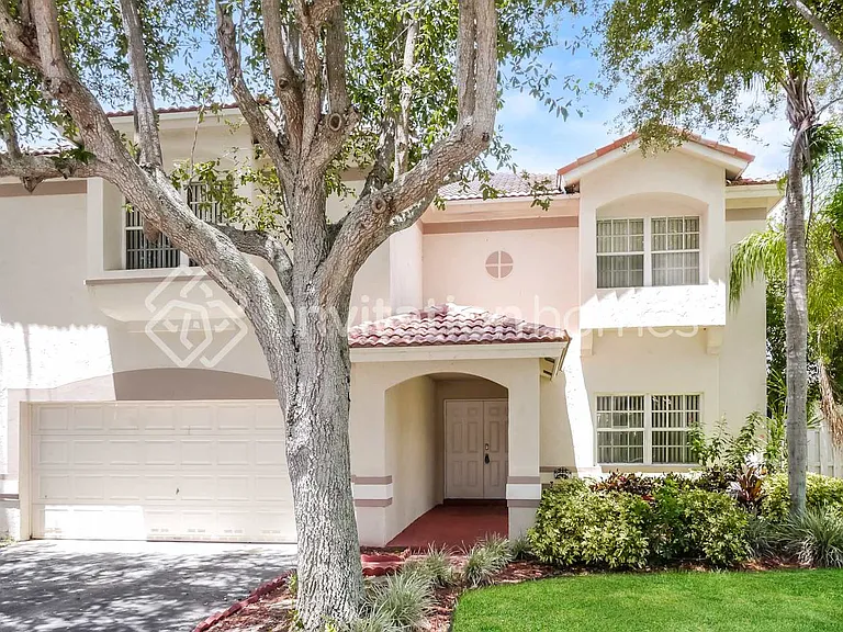 146 Gables Blvd — Photo 1