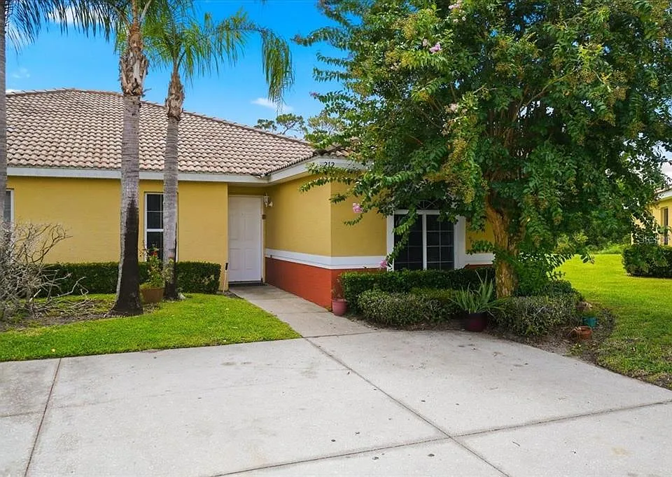 212 Ocean Bluff Dr