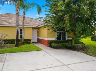 212 Ocean Bluff Dr, Poinciana, FL 34759