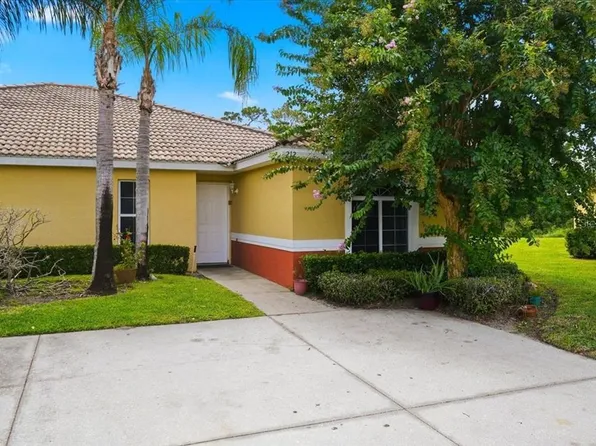 212 Ocean Bluff Dr, Poinciana, FL 34759