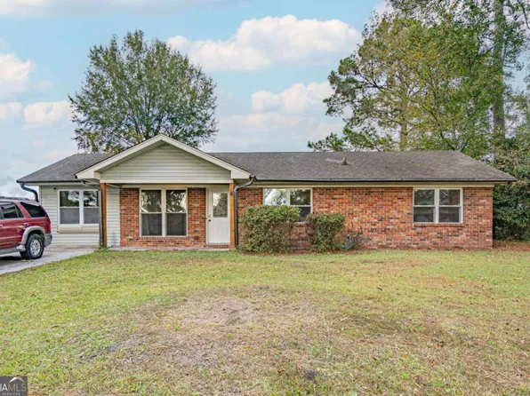4 Winoca Dr, Garden City, GA 31408