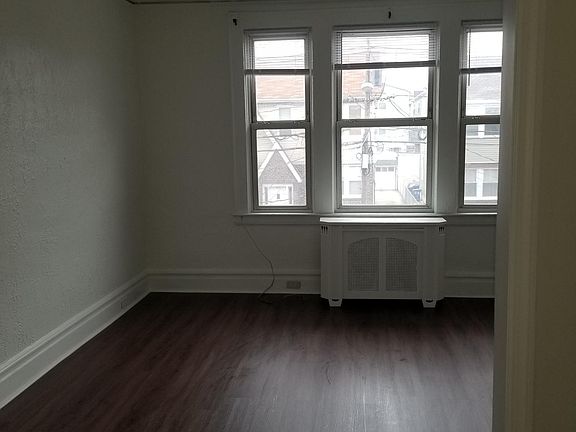 4th image of 271 N 12th St Floor 2