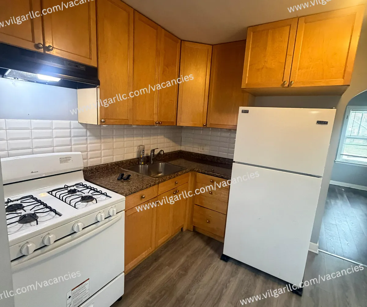 Building Photo - 509-511 E 169th St