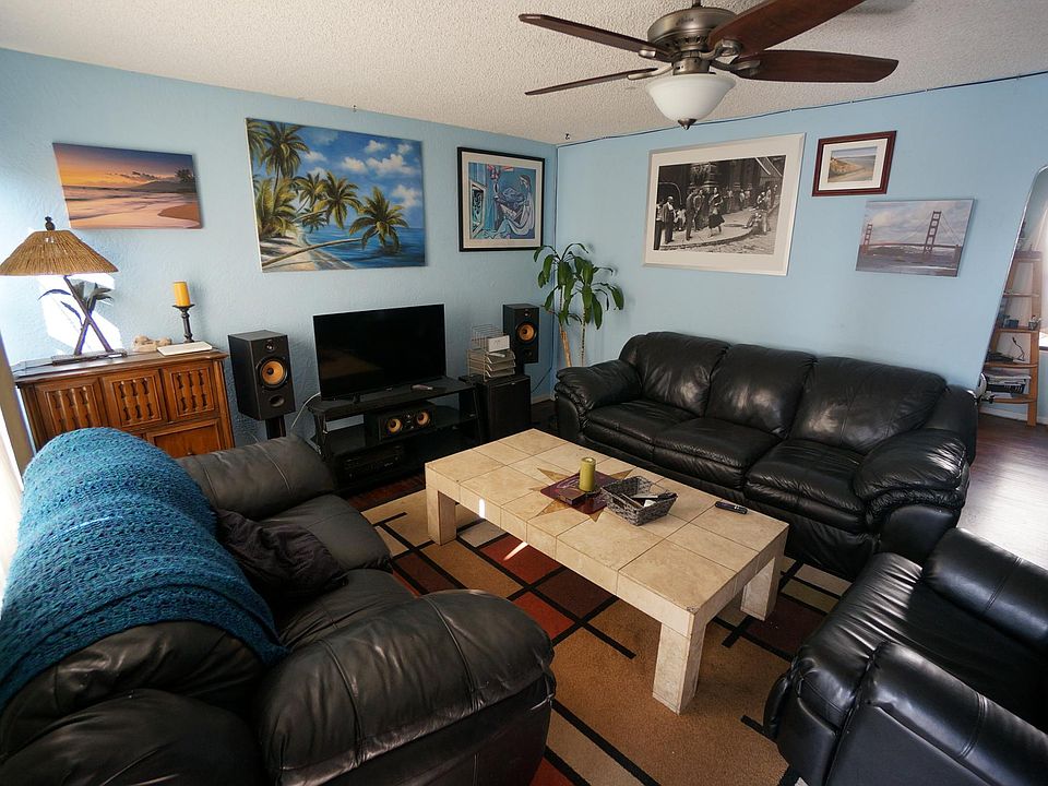 2nd image of 2044 Hornblend St