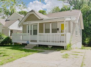 6119 Tracy Ave, Kansas City, MO 64110