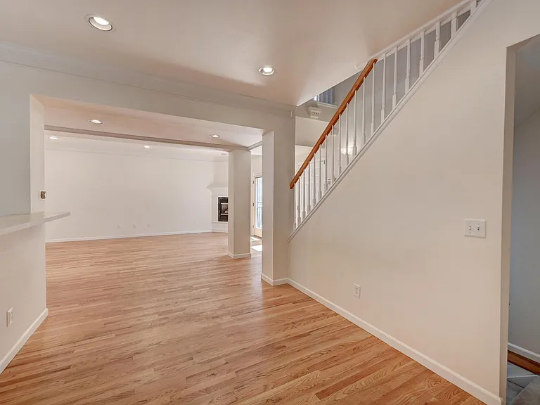 927 Jersey St — Photo 9
