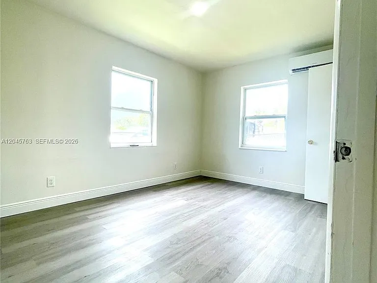 1004 SW 24th Ave #1 — Photo 10
