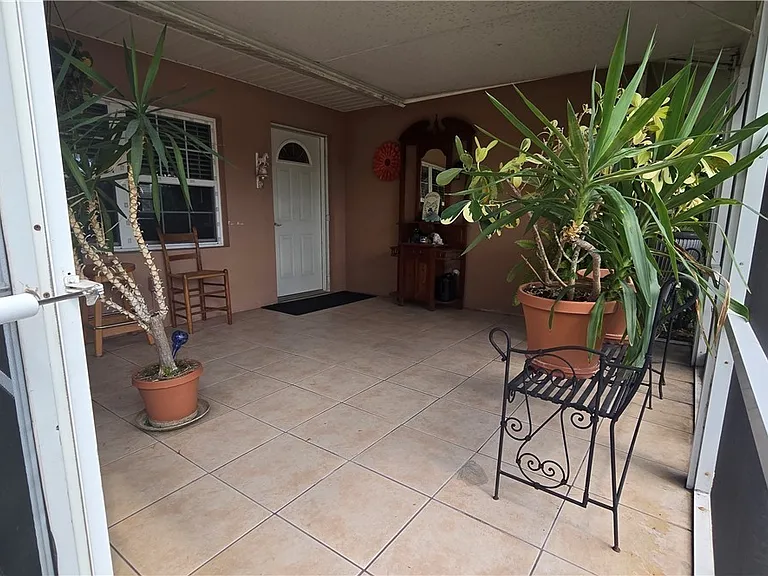 18079 Constitution Cir — Photo 2