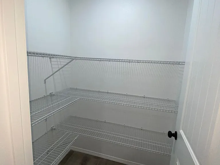 406 E Wright St — Photo 10