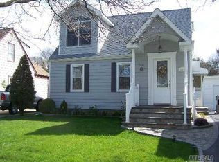2415 Mermaid Ave, Wantagh, NY 11793