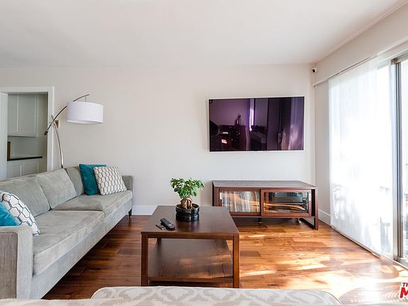 3rd image of 5625 Windsor Way Unit 203
