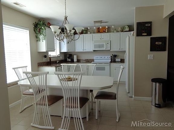 2nd image of 38581 Palm Meadow Dr