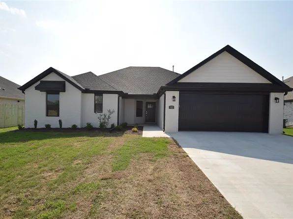 915 Arden St, Tontitown, AR 72762