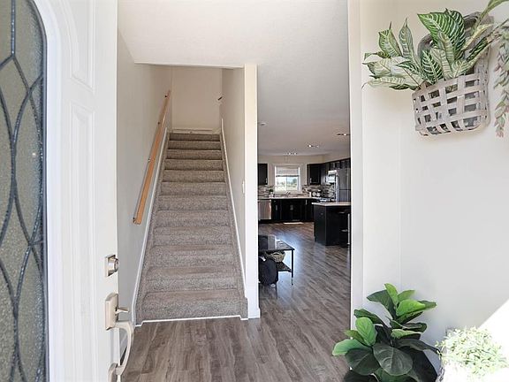 4th image of 347 17th St E