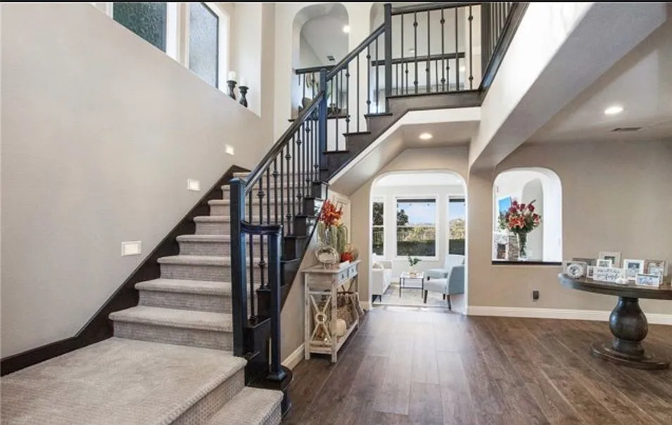 4 bed, 3.0 bath, 3300 sqft, $6,800 — Photo 4