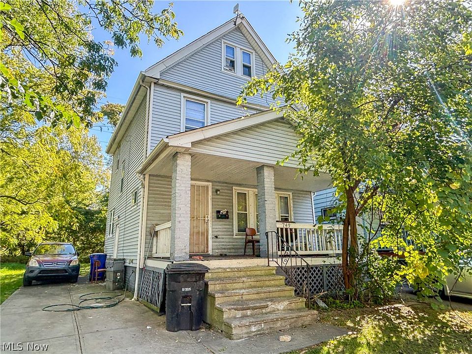 1st image of 749 E 131st St