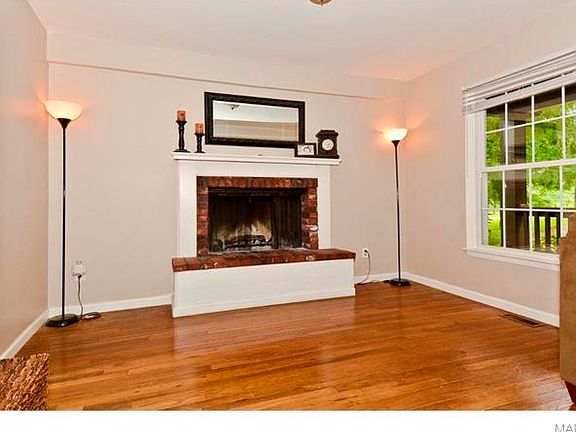 3rd image of 7 Jamestown Acres Ln